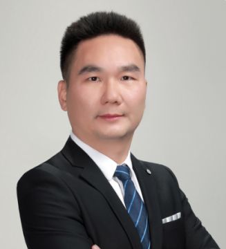 王依成