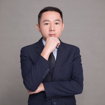 曾育君